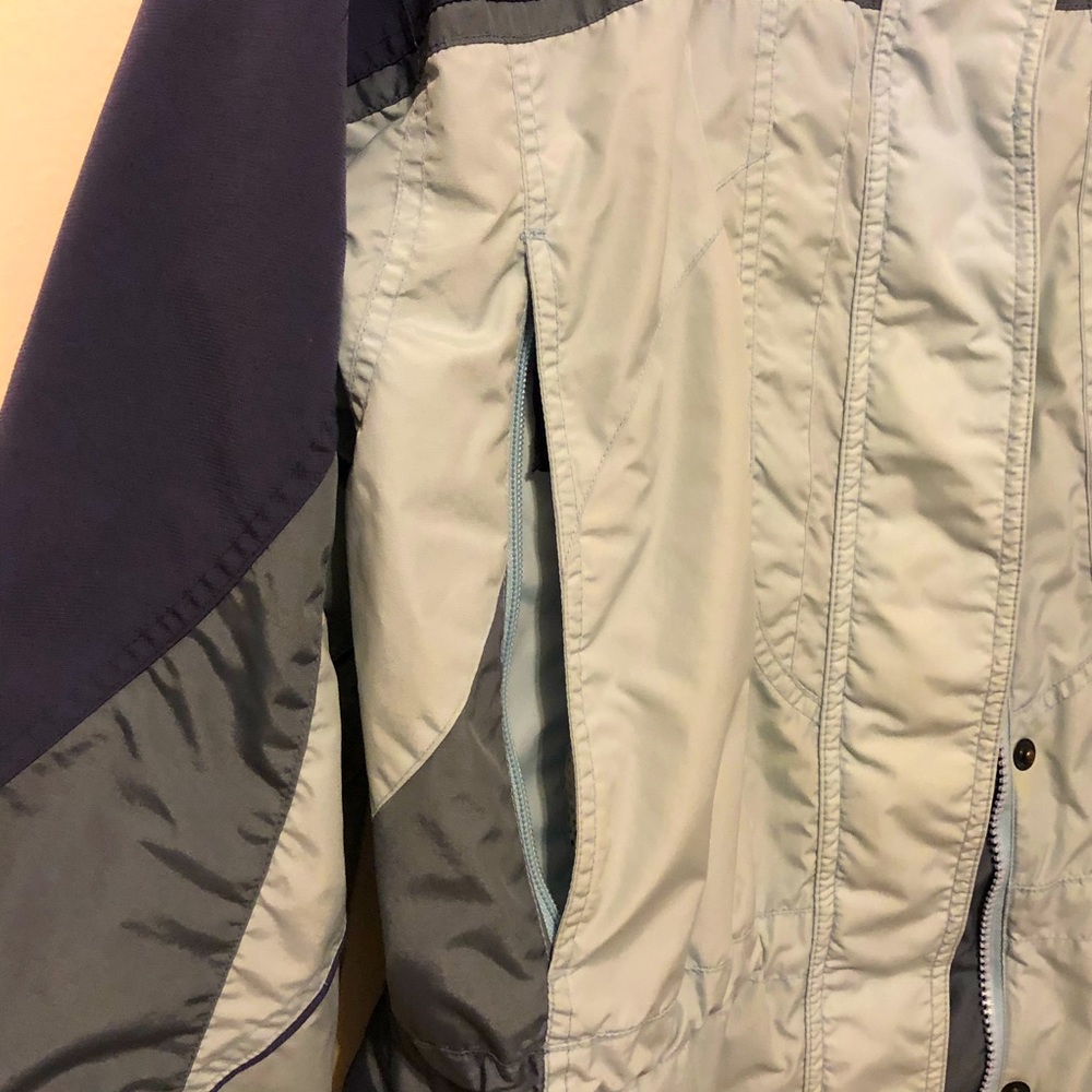 Columbia Women’s Blue Jacket - Picture 3 of 16